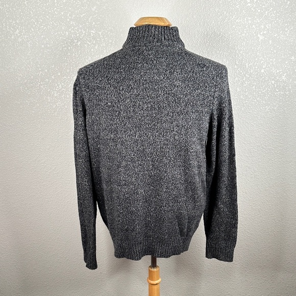 IZOD Men's Gray Black Knit Winter Fall Classic Four Button Cotton Blend Sweater - Picture 5 of 7
